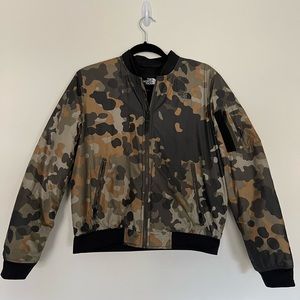The North Face Barstol Bomber Jacket Green Camo Size Medium